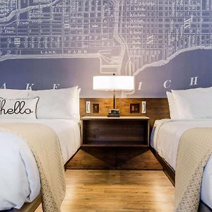 Deluxe Queen Room